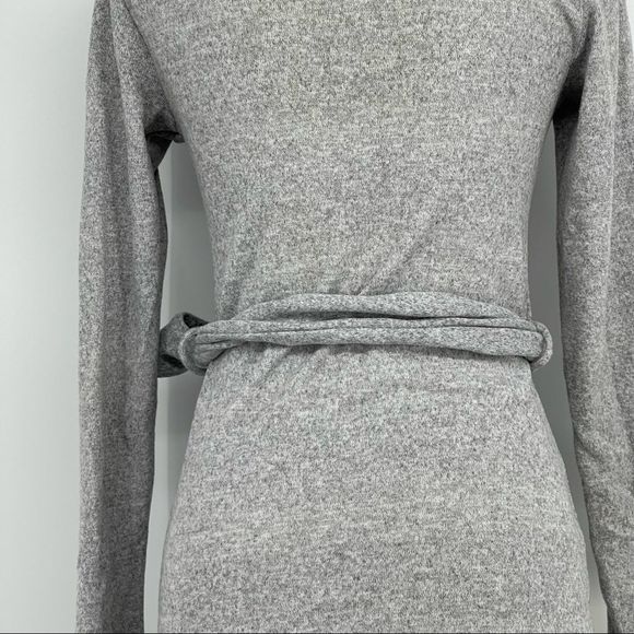 Dynamite Gray Zip-Shoulder Belted Sweater Dress – XS - Picture 5 of 11